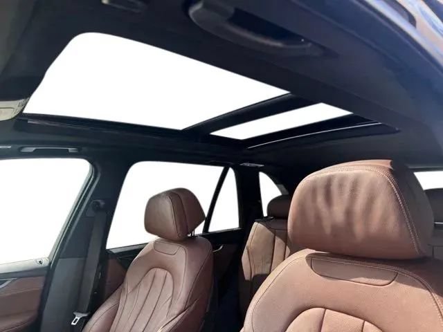 Used 2018 BMW X5 xDrive50i AWD/4WD image 11