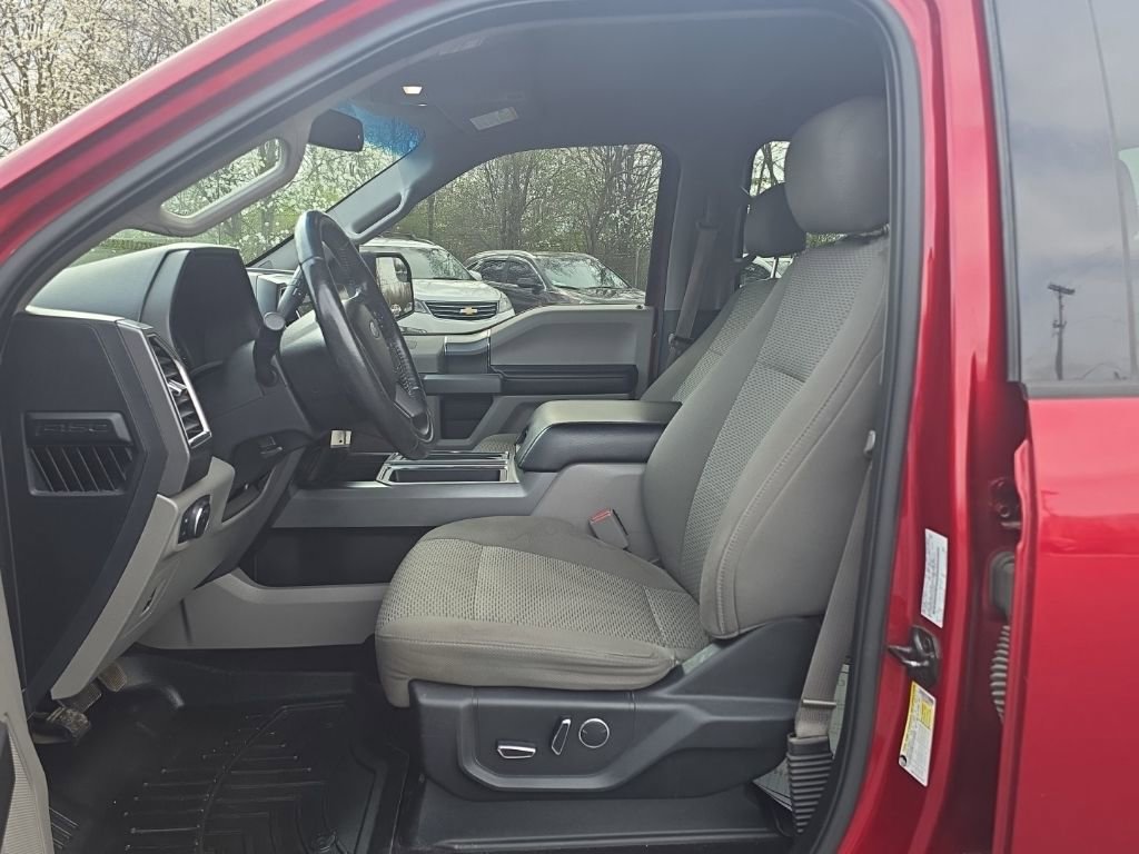 Used 2017 Ford F150 XLT w/ Equipment Group 302A Luxury AWD/4WD image 18