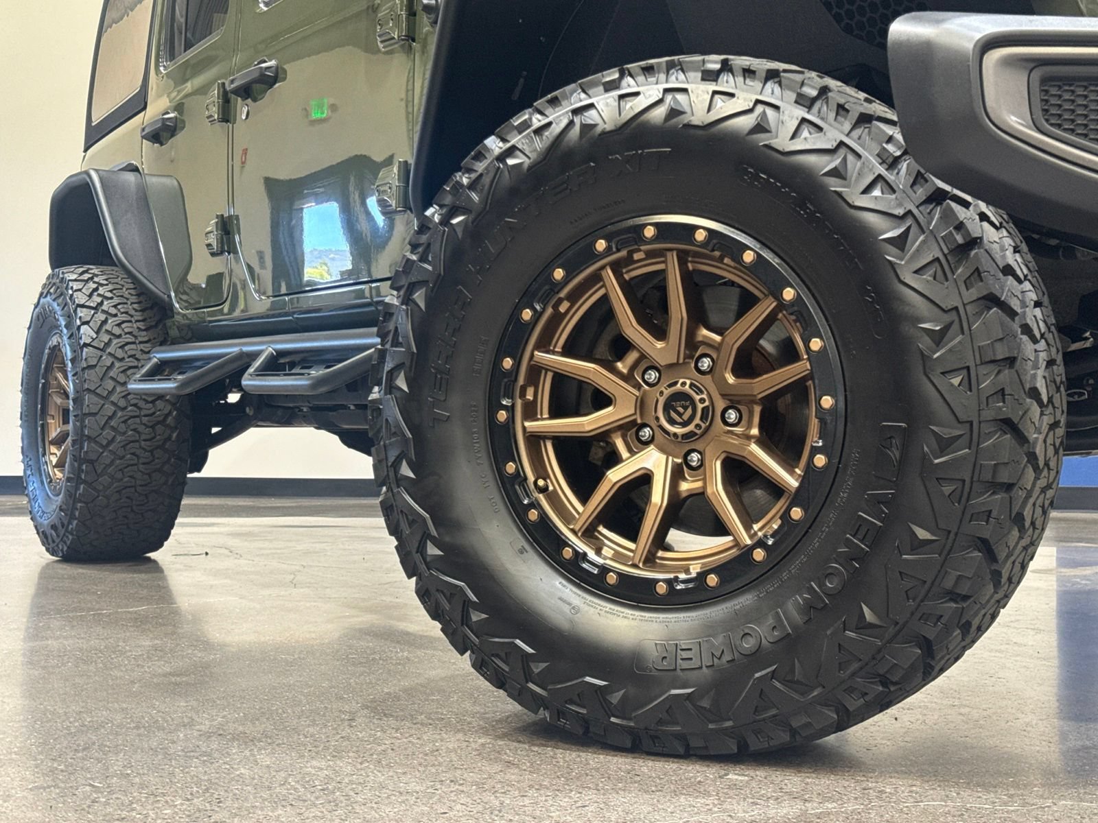 Used 2021 Jeep Wrangler Unlimited Rubicon AWD/4WD image 3