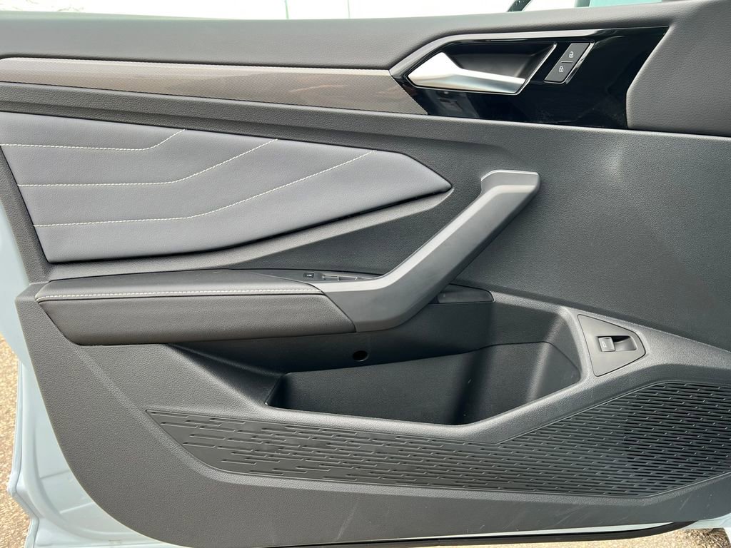 Used 2025 Volkswagen Jetta SEL image 15