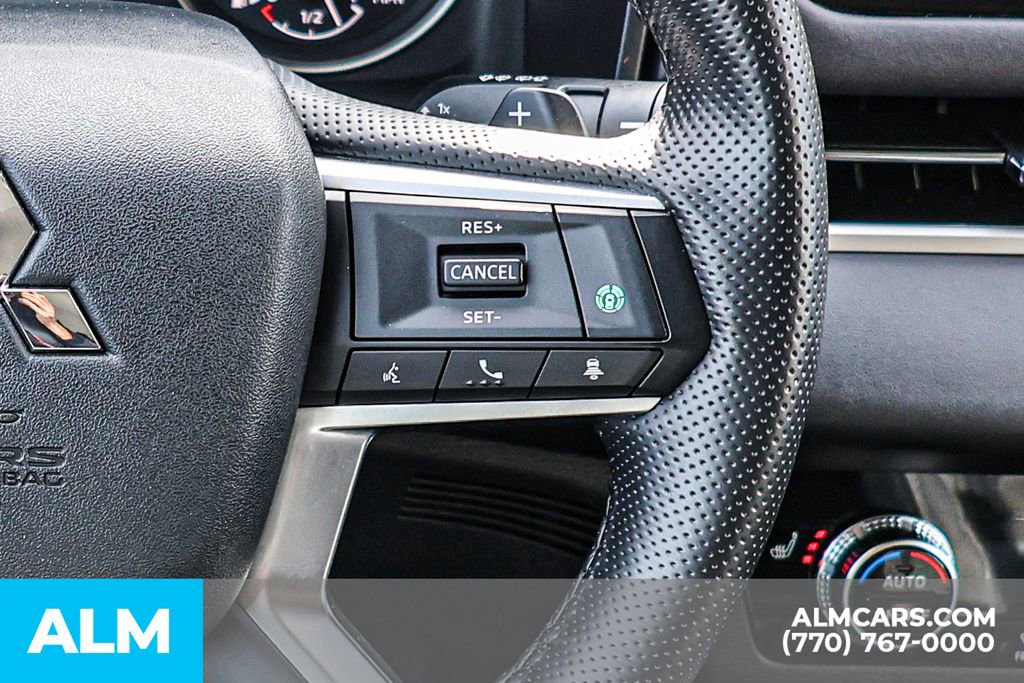 Used 2025 Mitsubishi Outlander SE image 38