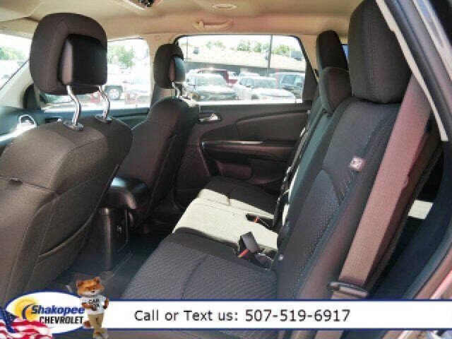 Used 2019 Dodge Journey SE image 9