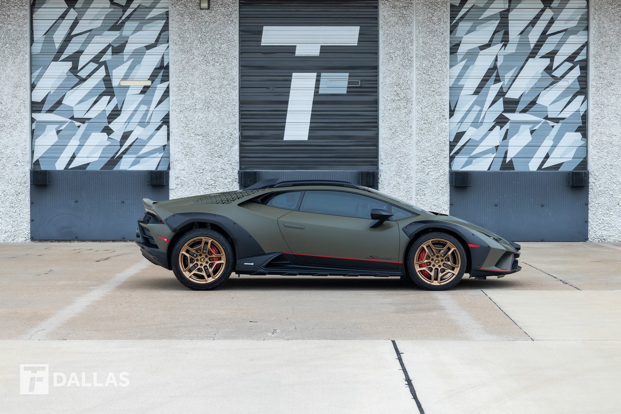 Used 2024 Lamborghini Huracan Sterrato AWD/4WD image 17