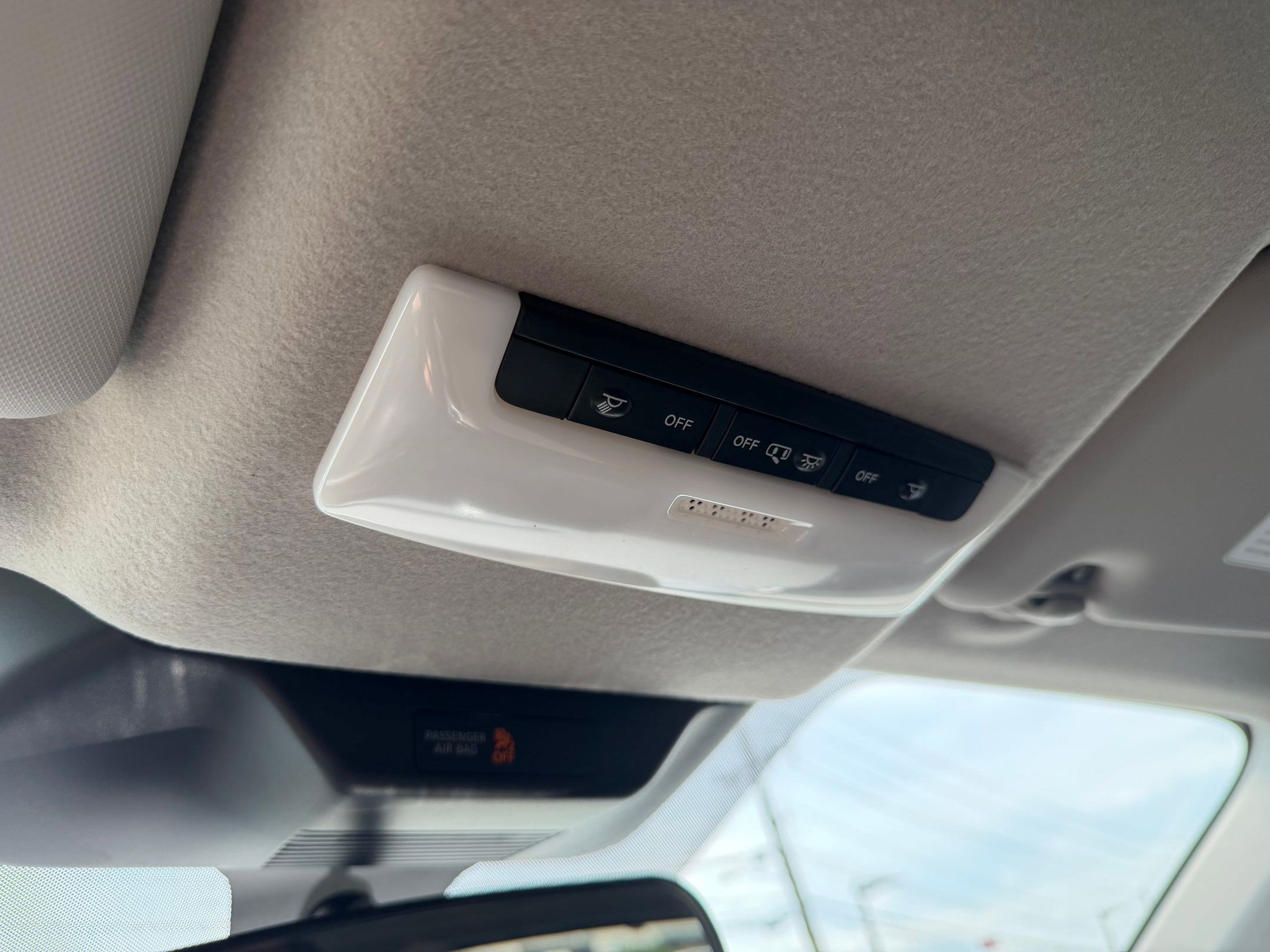 Certified 2025 Nissan Kicks S image 17