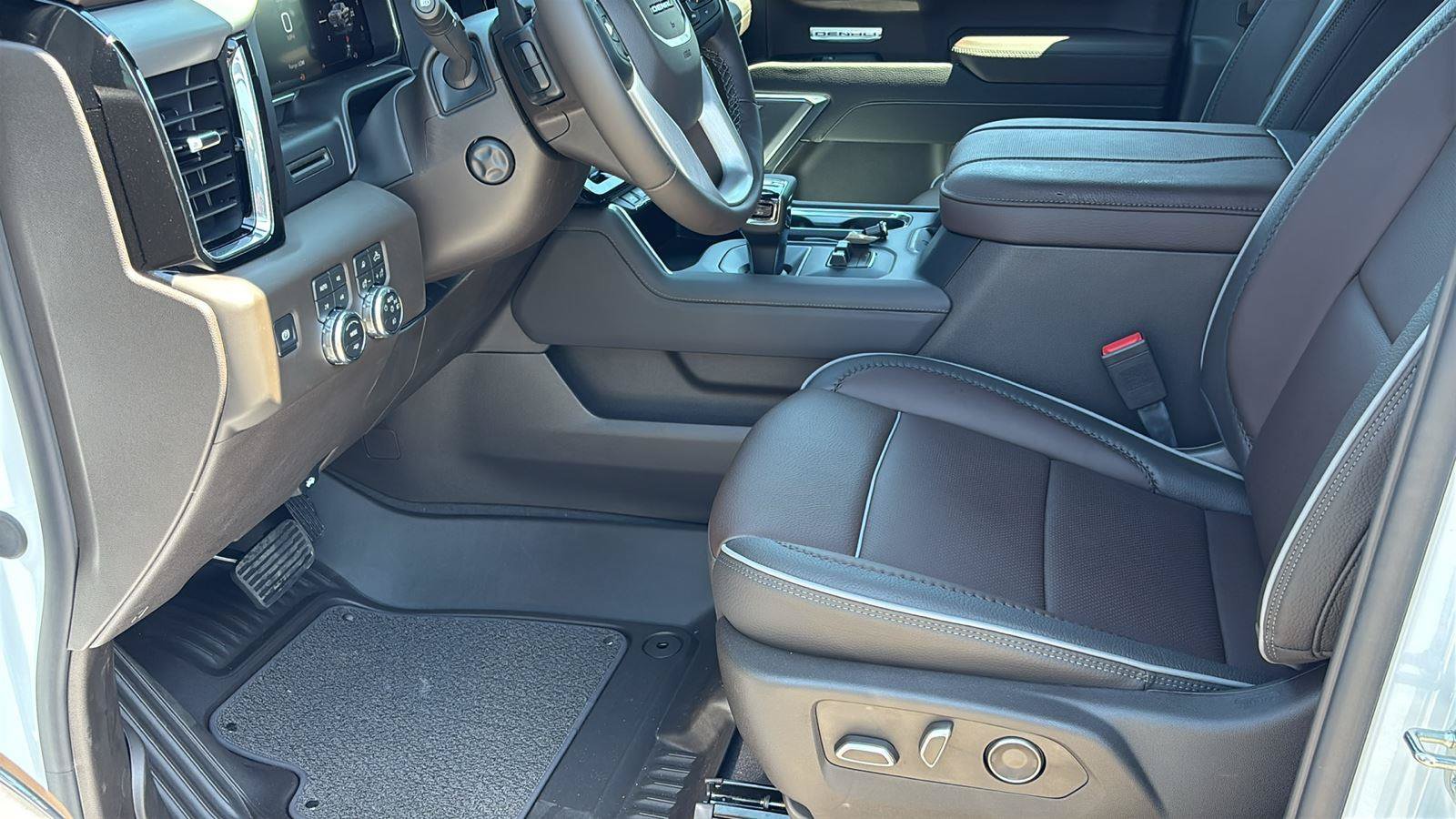 New 2026 GMC Sierra 1500 Denali AWD/4WD image 15
