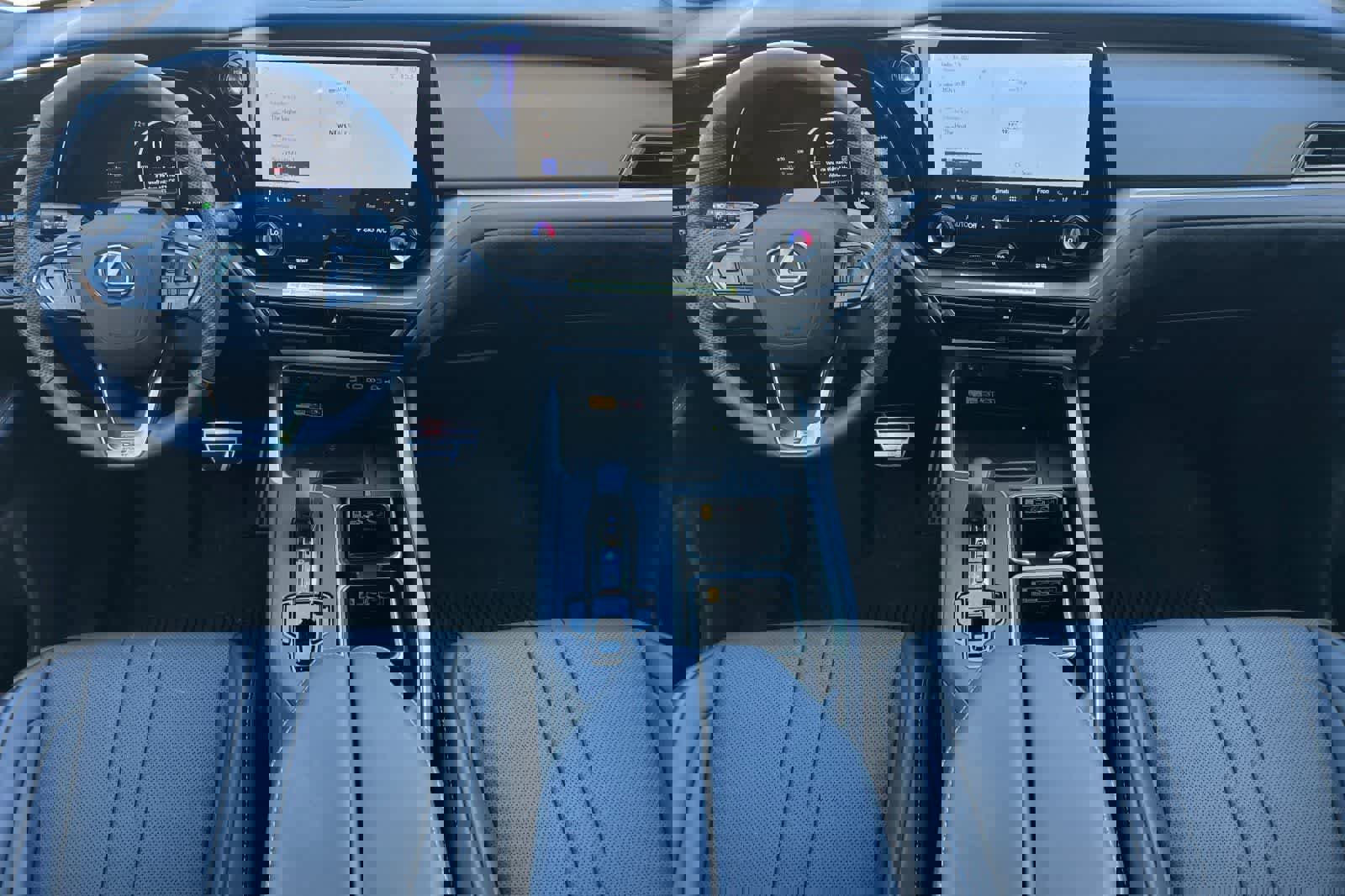 Used 2026 Lexus TX 500h AWD w/ Technology Package image 4