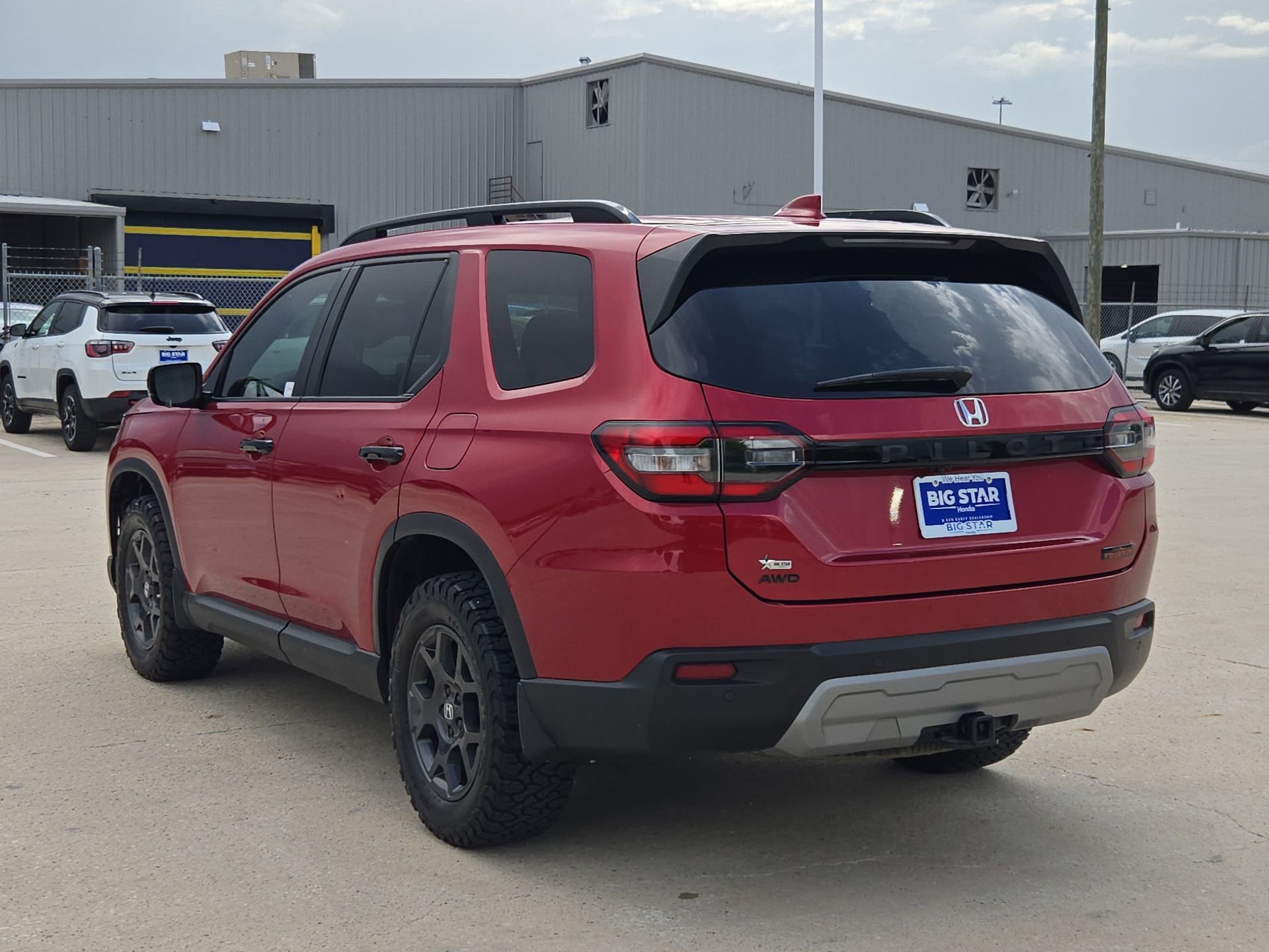 Used 2024 Honda Pilot TrailSport image 6