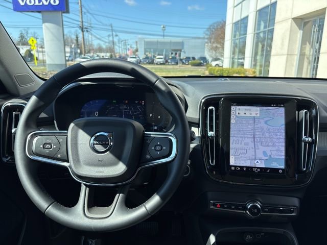 Used 2025 Volvo XC40 B5 Plus AWD/4WD image 20