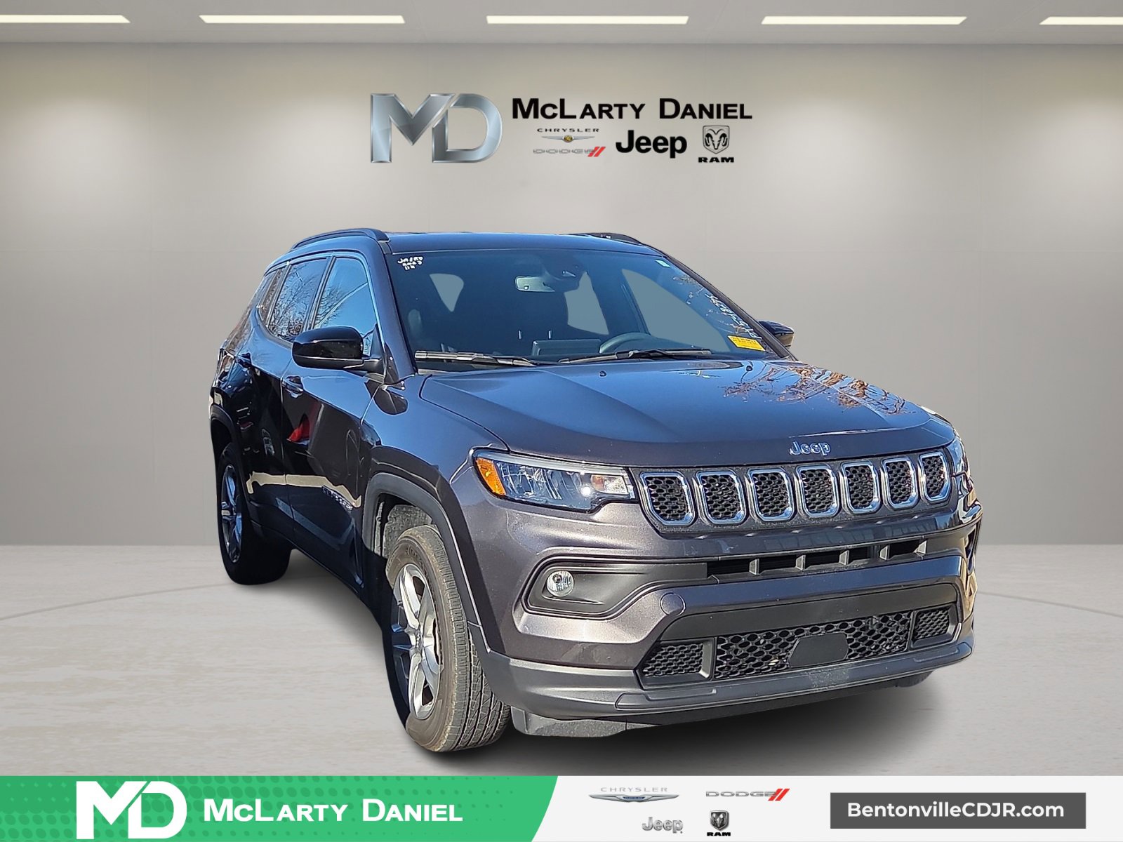 Used 2023 Jeep Compass Latitude w/ Convenience Group image 1