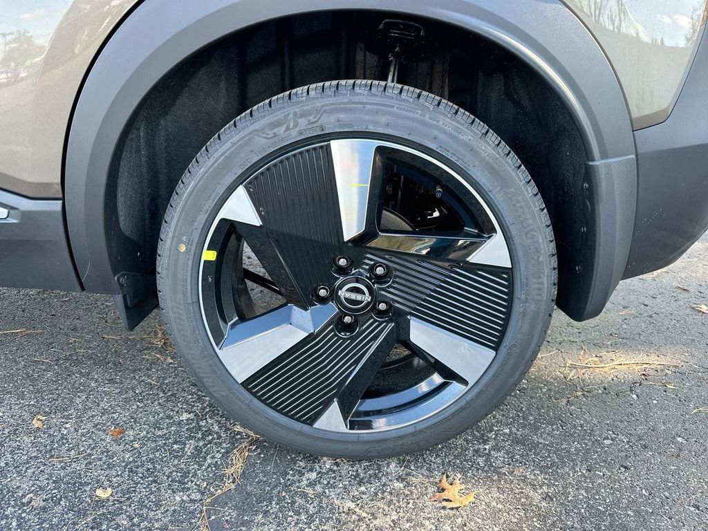 Certified 2025 Nissan Kicks SR image 21