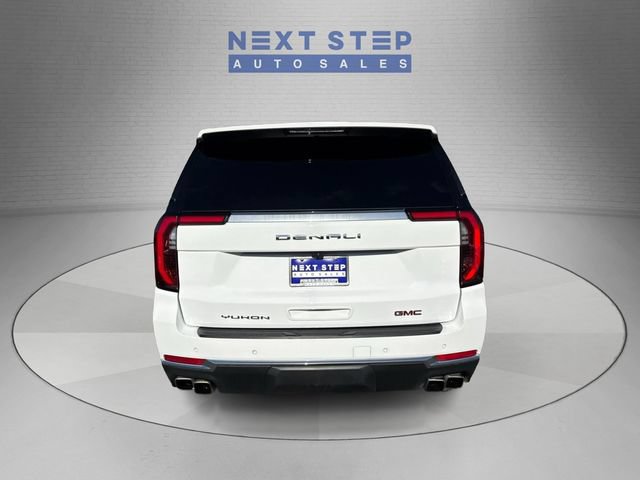 Used 2025 GMC Yukon Denali AWD/4WD image 7