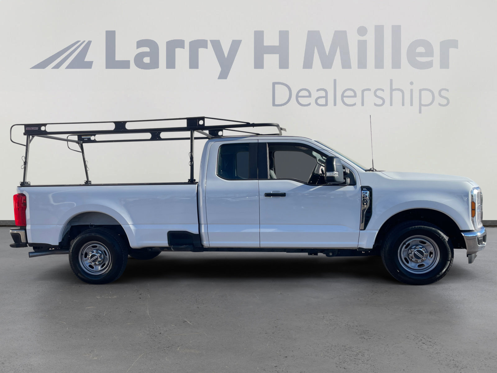Used 2024 Ford F250 XL w/ XL Chrome Package image 6