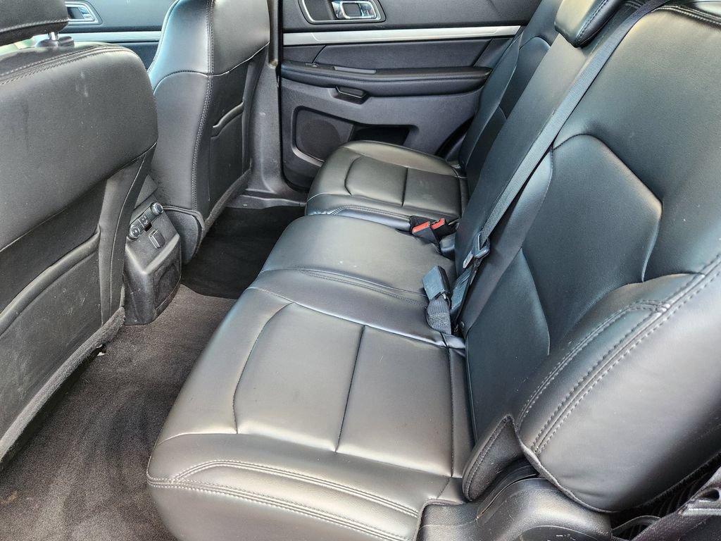 Used 2019 Ford Explorer XLT w/ Equipment Group 202A AWD/4WD image 19