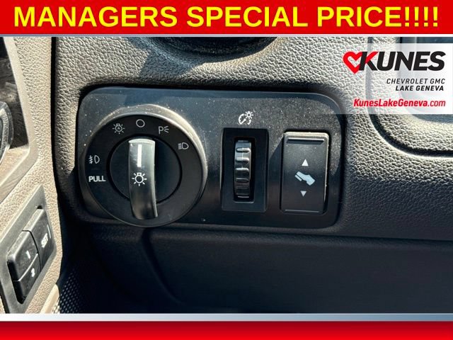 Used 2008 Ford Taurus X Limited FWD image 29