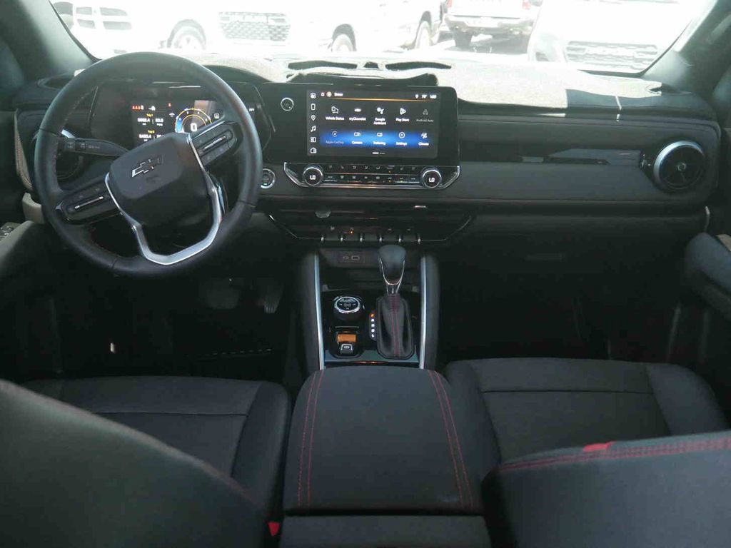 Used 2026 Chevrolet Colorado Z71 w/ Technology Package AWD/4WD image 5
