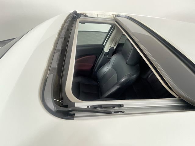 Used 2016 Nissan Juke SL image 23