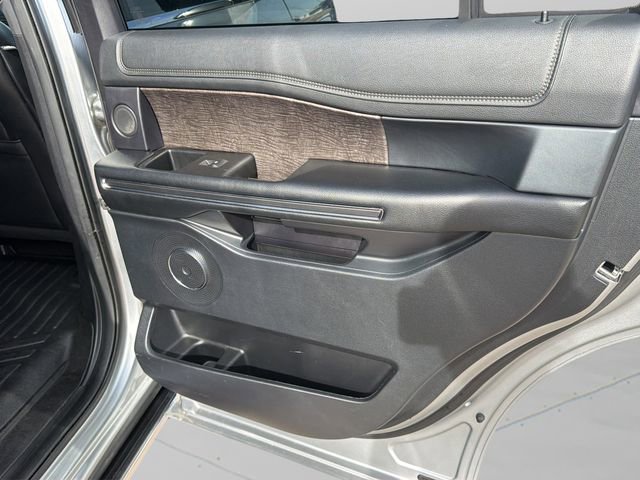 Used 2021 Ford Expedition Limited image 12