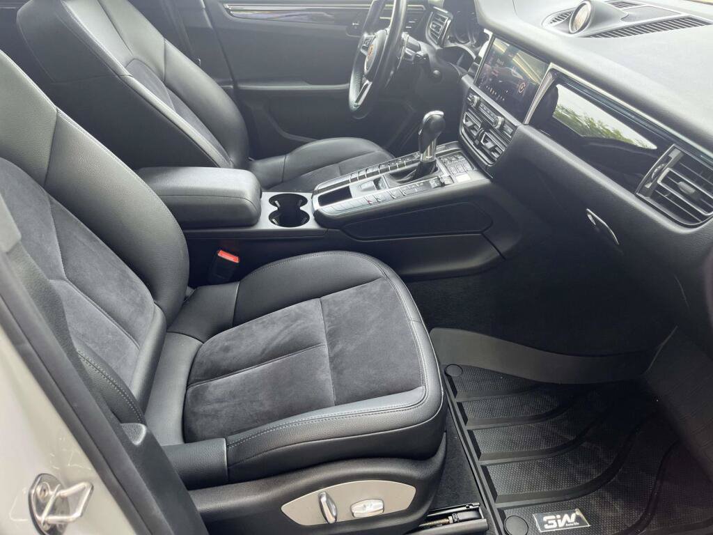 Used 2019 Porsche Macan AWD/4WD image 21