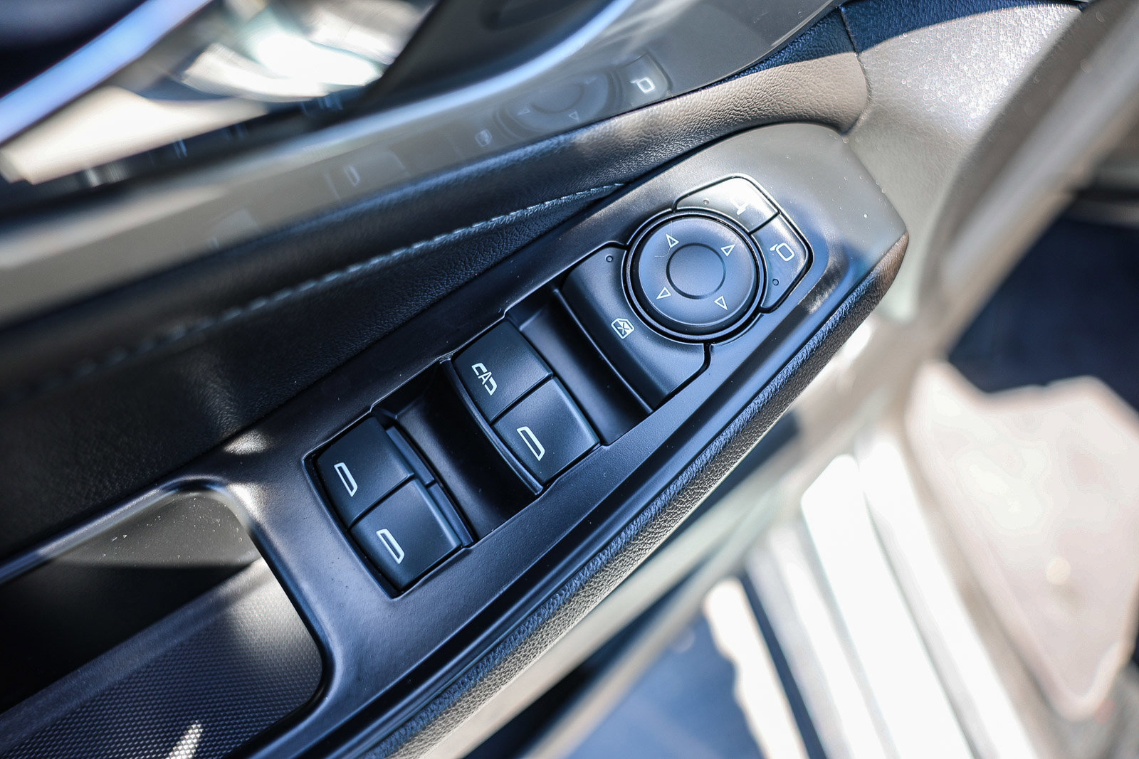 Used 2023 Chevrolet Traverse LT FWD image 11