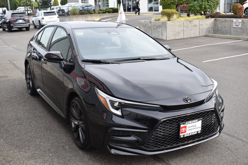 Certified 2026 Toyota Corolla SE FWD image 3