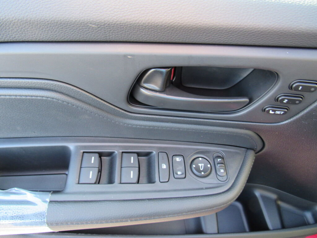 Used 2024 Honda Odyssey Sport image 17