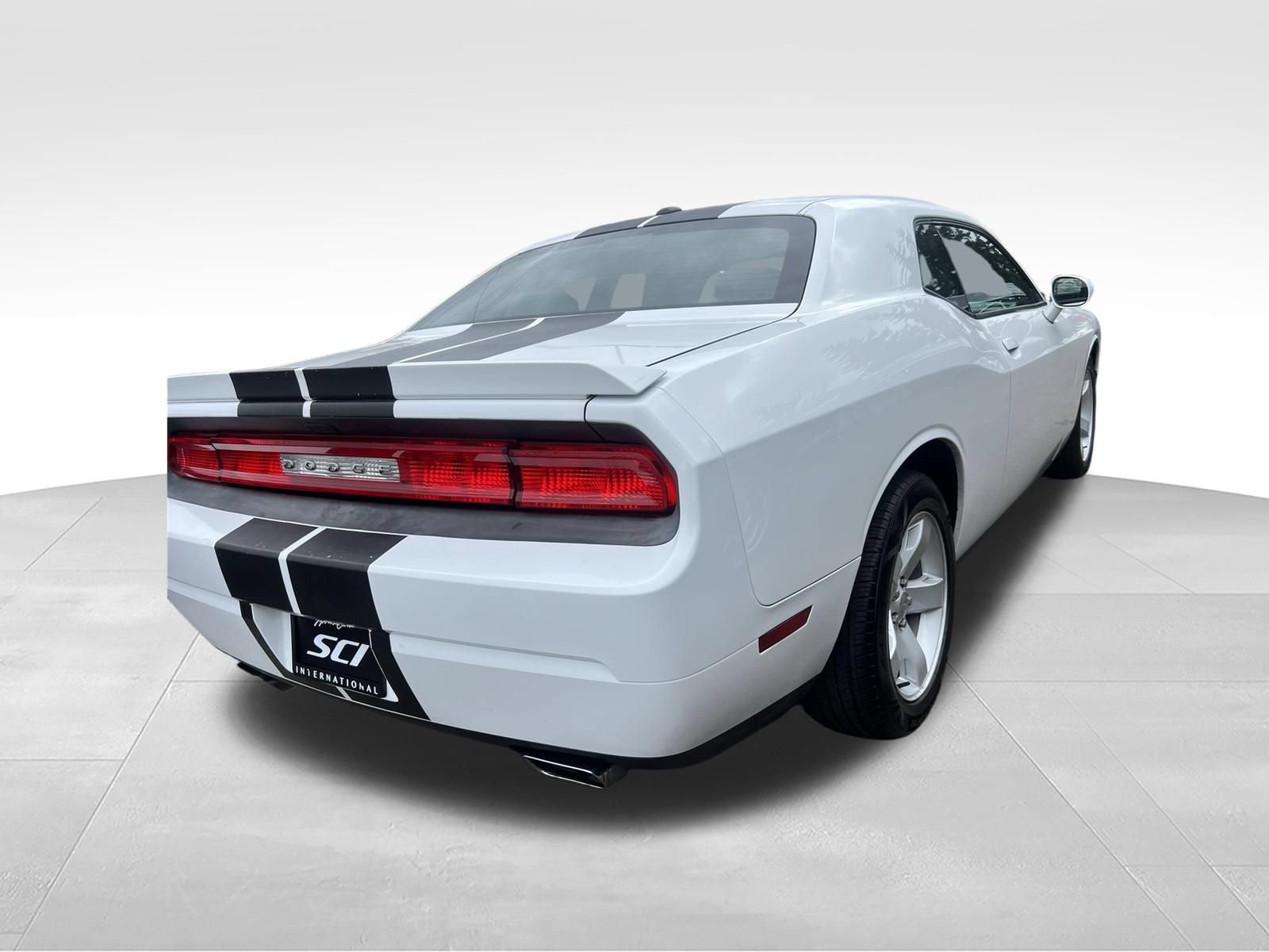Used 2012 Dodge Challenger R/T RWD image 5
