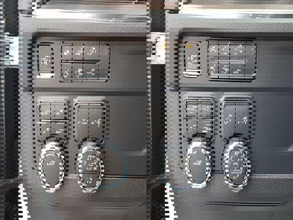 New 2026 Chevrolet Suburban Premier image 20