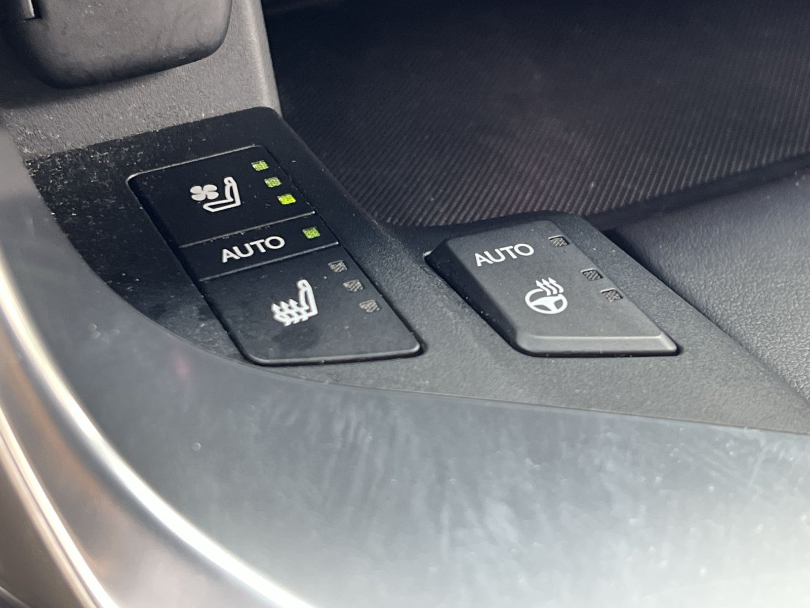 Used 2025 Lexus LX 700h F Sport AWD/4WD image 41