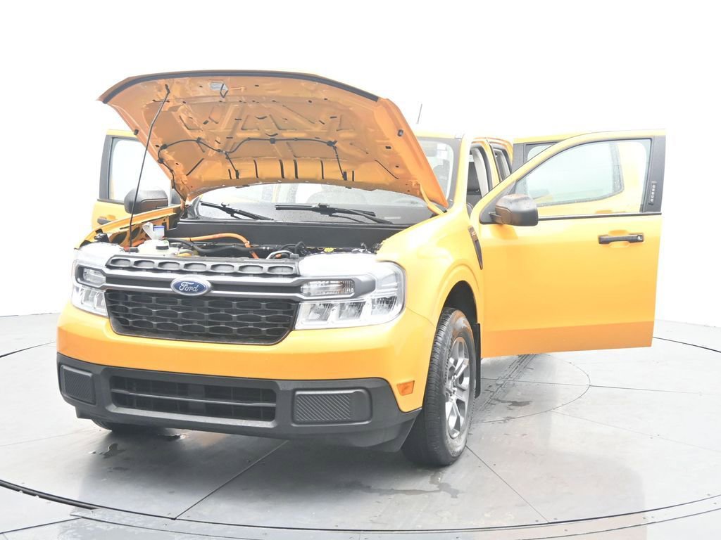 Used 2023 Ford Maverick XLT image 32