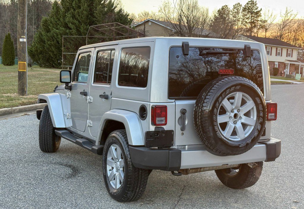 Used 2012 Jeep Wrangler Unlimited Sahara w/ Dual Top Group image 12