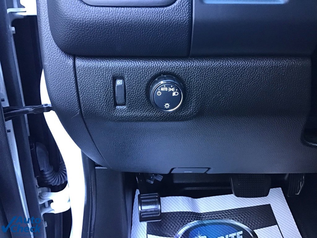 Used 2022 Chevrolet Colorado LT w/ Fleet Safety Package image 32