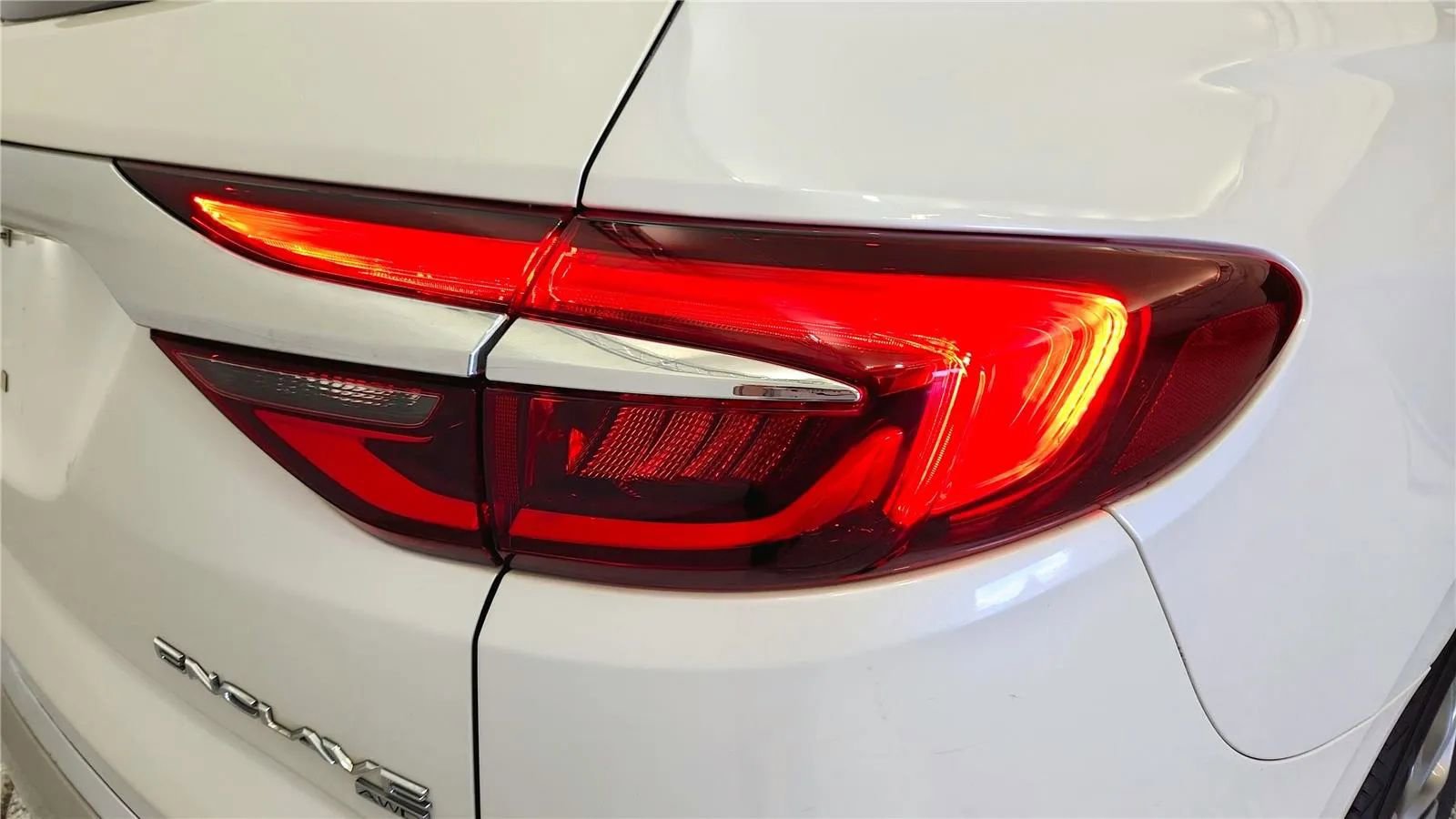 Used 2018 Buick Enclave Avenir w/ Avenir Technology Package image 19