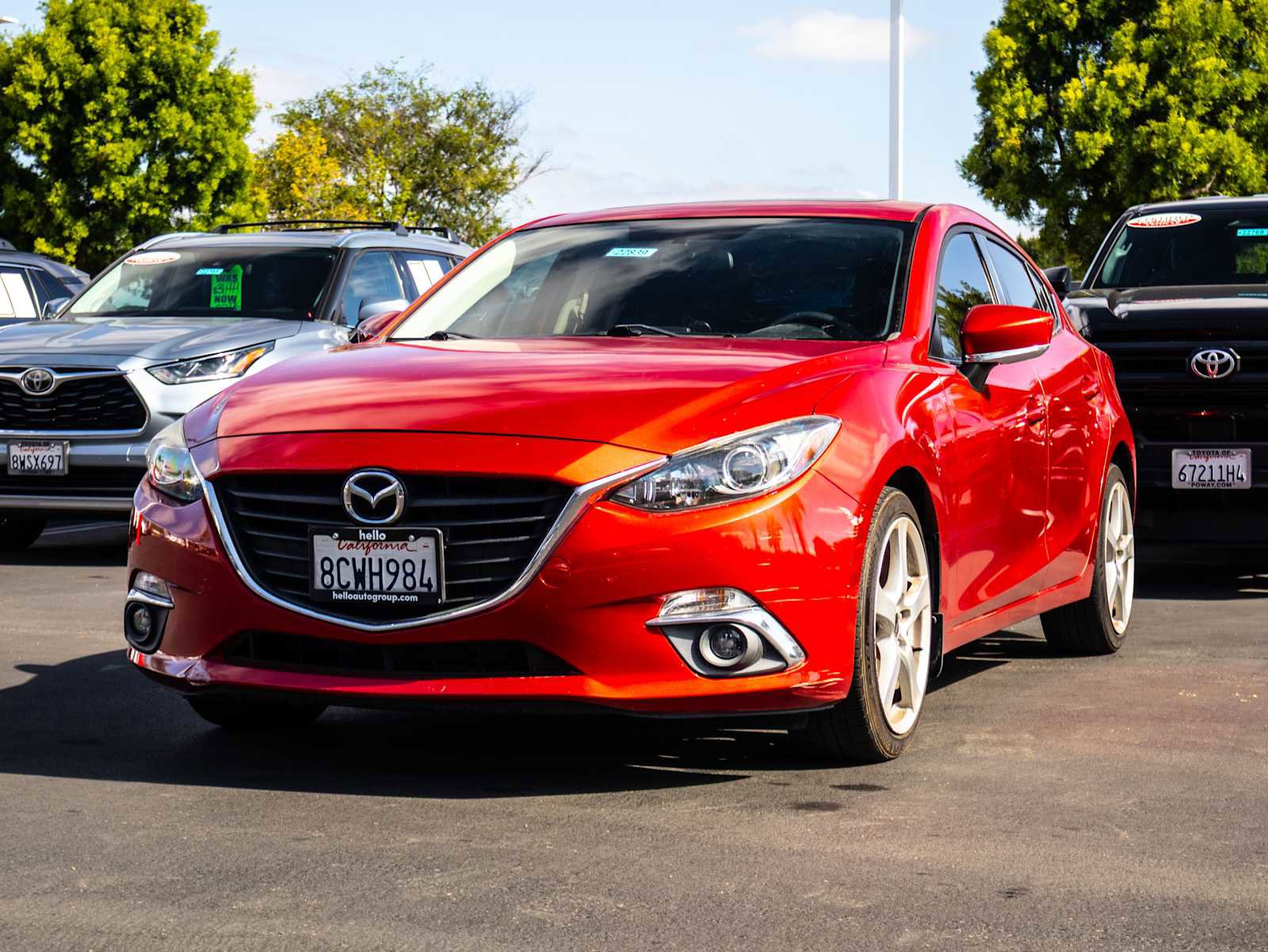 Used 2015 MAZDA MAZDA3 i Touring w/ Technology Package FWD image 3