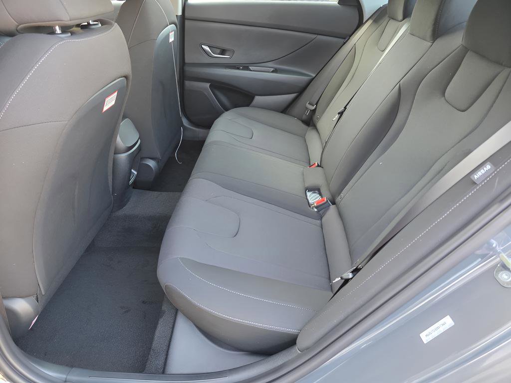 New 2026 Hyundai Elantra SE FWD image 11