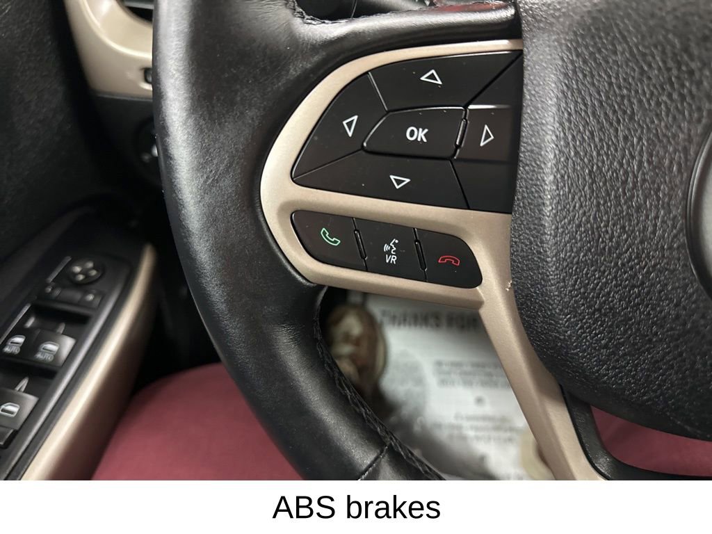 Used 2017 Jeep Cherokee Latitude w/ Cold Weather Group image 35