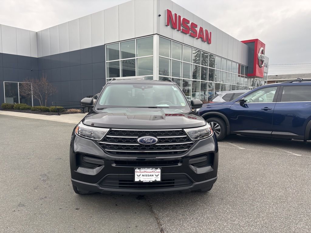 Used 2020 Ford Explorer XLT w/ Comfort Package image 2