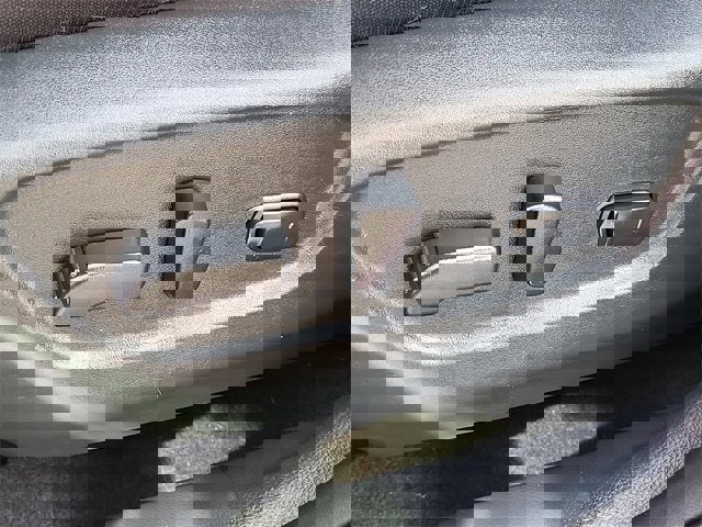 Used 2018 Nissan Rogue SV image 23