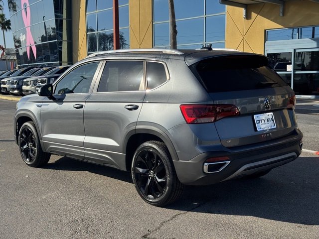 Used 2024 Volkswagen Taos SE image 3