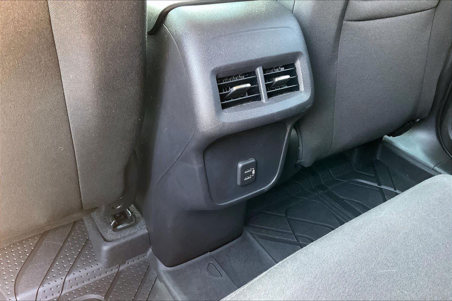 Used 2024 Chevrolet Equinox LT w/ LPO, Floor Liner Package FWD image 33