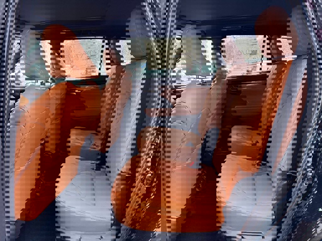 New 2026 Toyota Highlander Platinum image 10