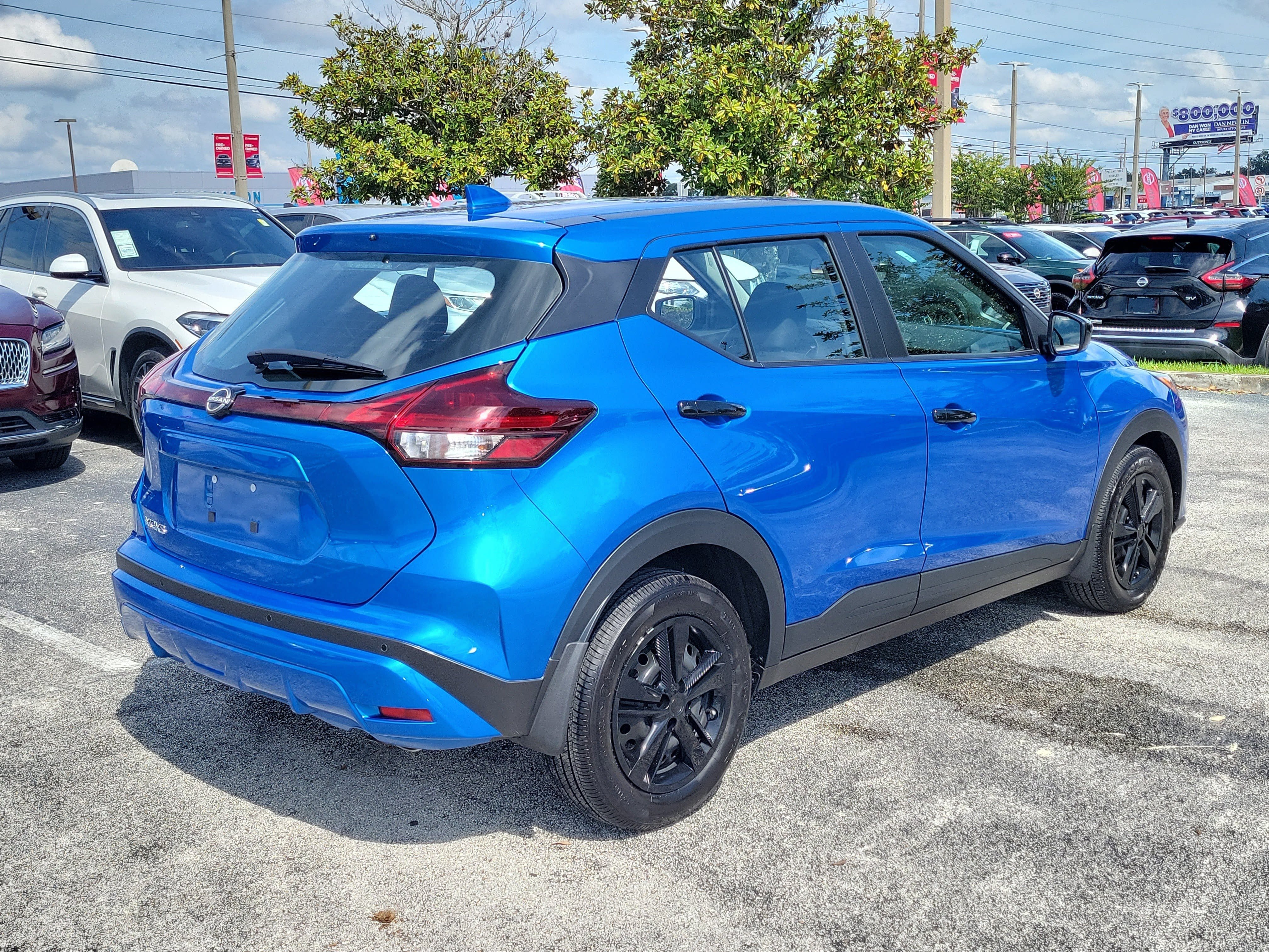 Certified 2025 Nissan Kicks Play S FWD image 4
