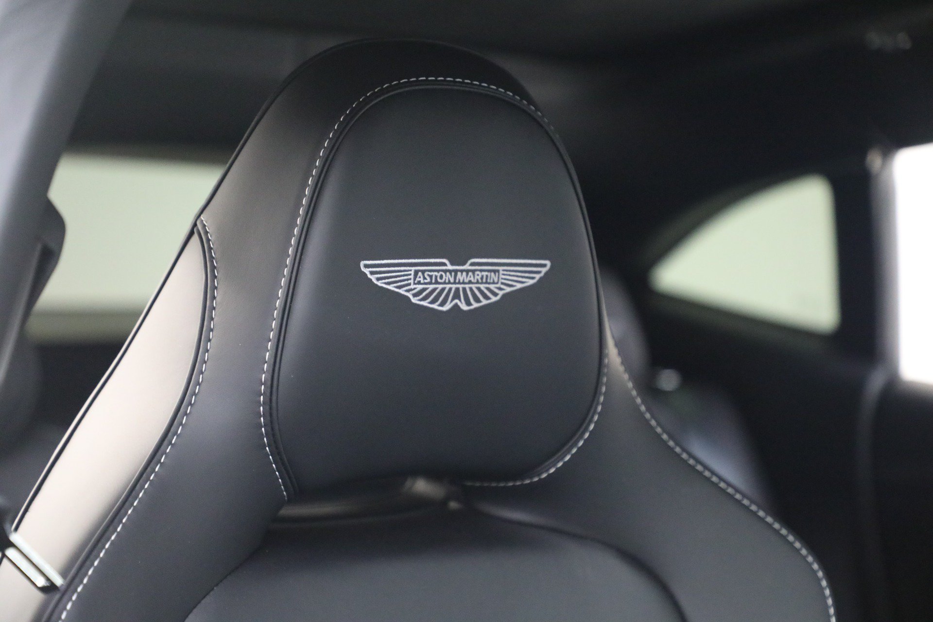 Used 2026 Aston Martin DBX 707 AWD/4WD image 32