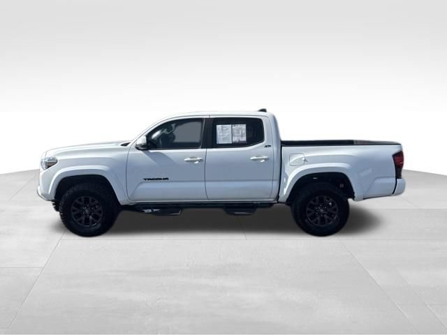 Used 2023 Toyota Tacoma SR5 w/ Technology Package AWD/4WD image 2