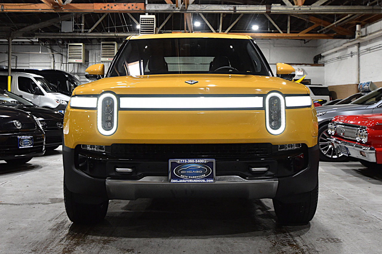 Used 2022 Rivian R1T Adventure image 2