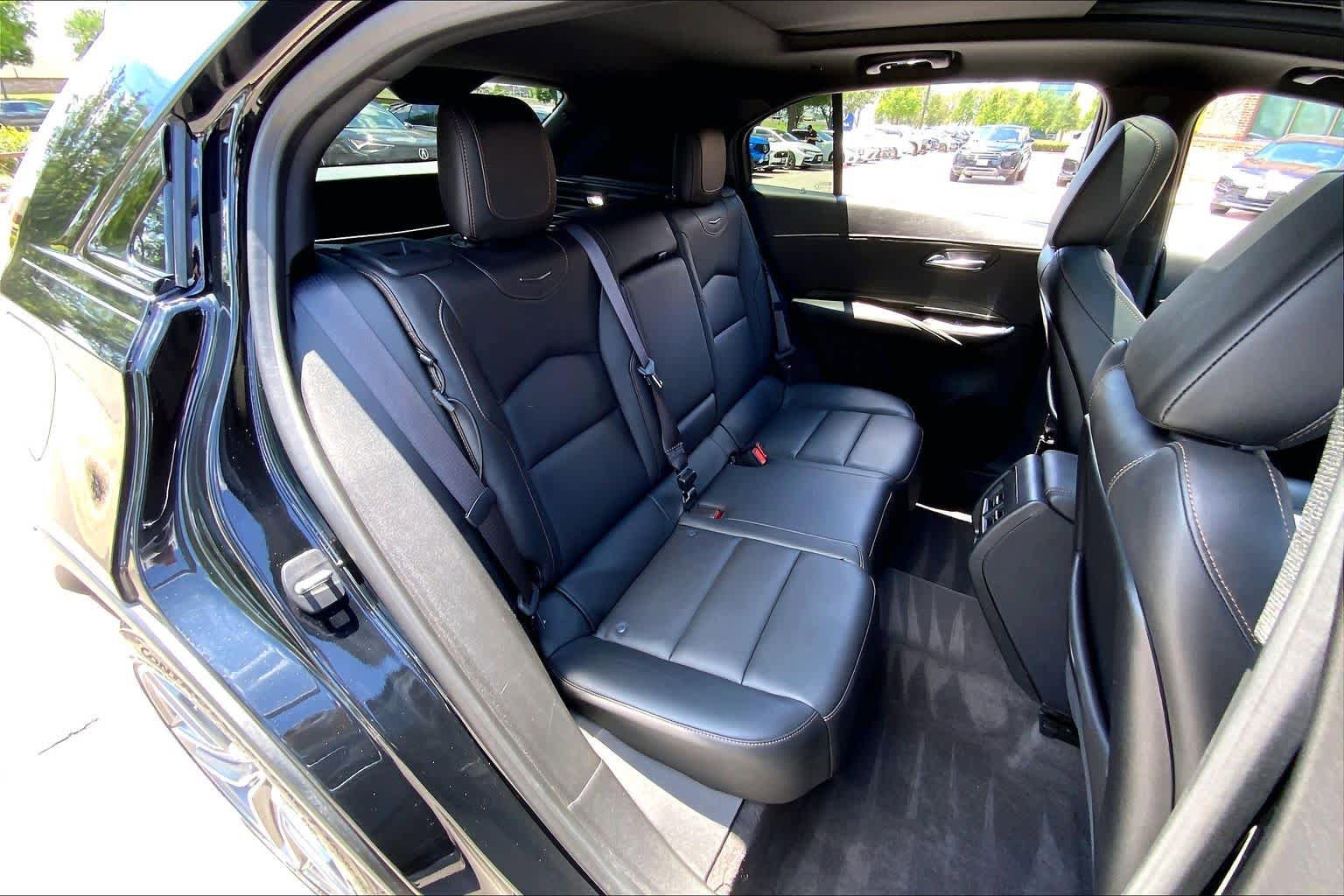 Used 2020 Cadillac XT4 Sport w/ Cold Weather Package FWD image 21
