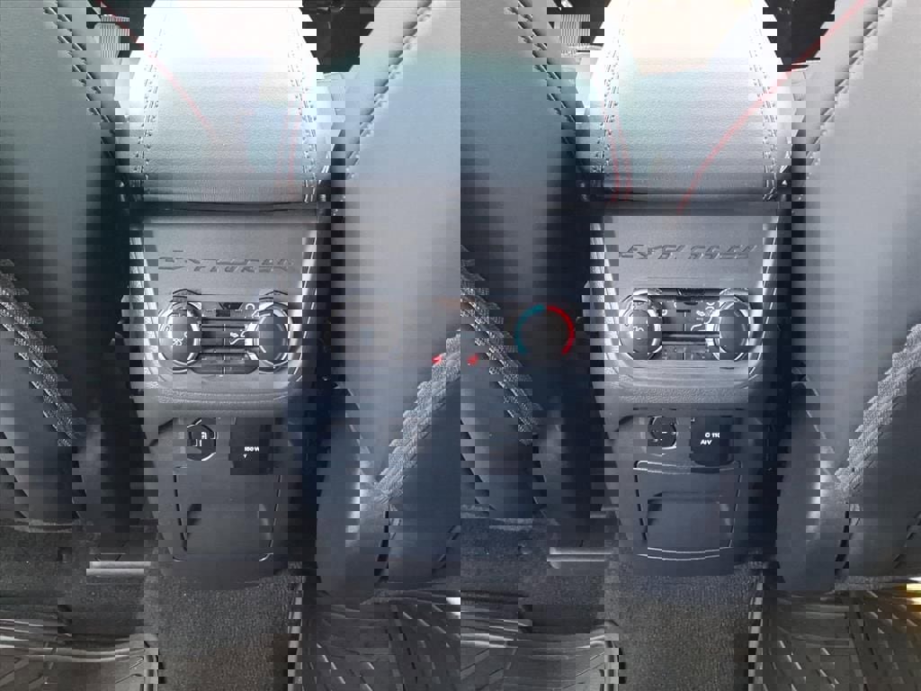 Used 2025 Ford Explorer ST-Line w/ Premium Package image 7