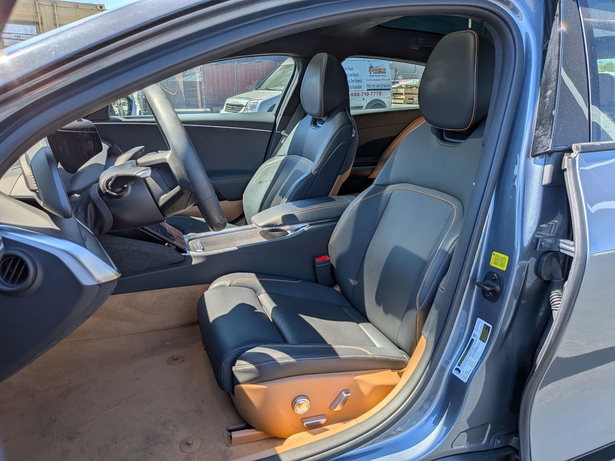 Used 2025 Lucid Air Touring image 15