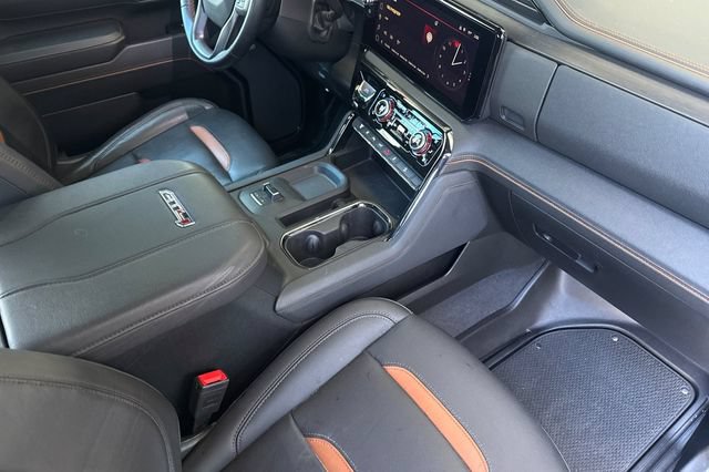 Used 2025 GMC Sierra 2500 AT4 w/ AT4 Premium Plus Package AWD/4WD image 17