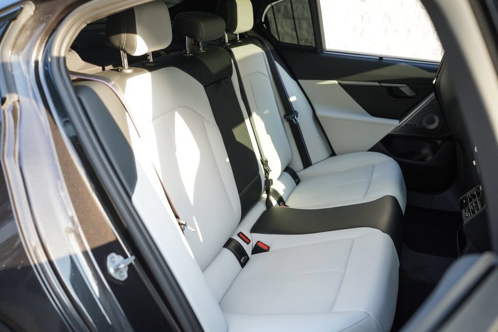 Used 2026 BMW M5 w/ Executive Package AWD/4WD image 25