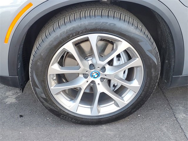 Used 2024 BMW X5 xDrive50e w/ Premium Package image 5
